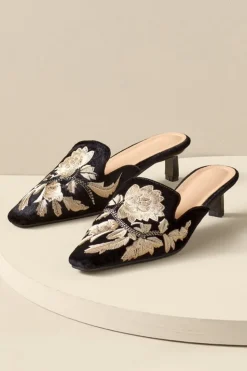 Hot Soft Surroundings Carolina Embroidered Mule