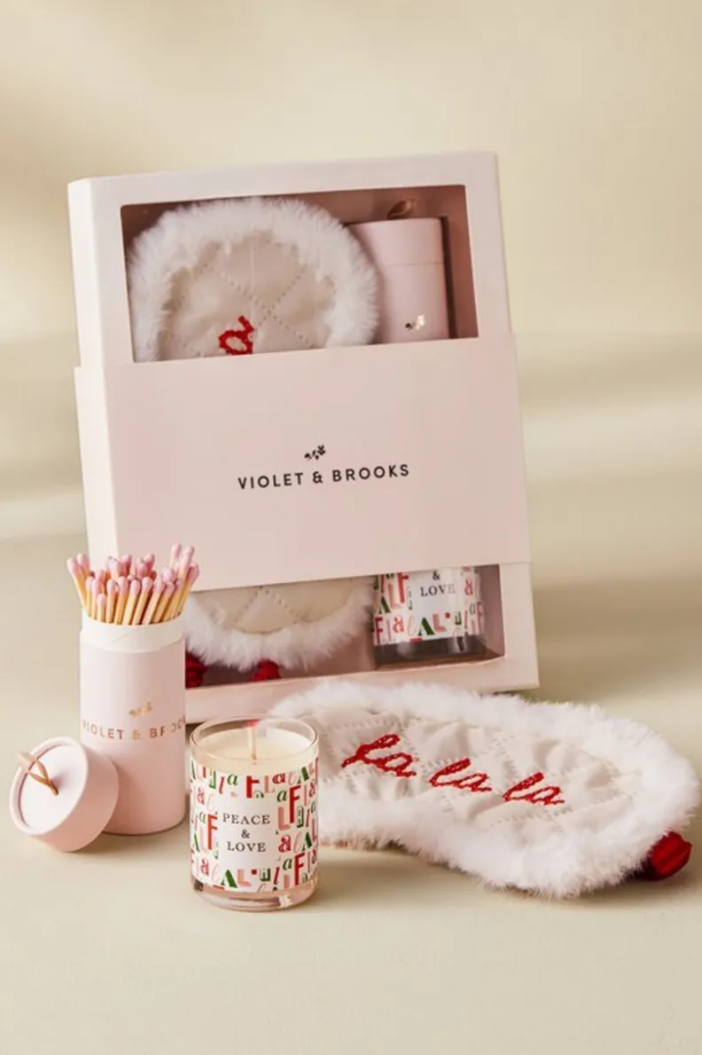 Clearance Soft Surroundings Holly Jolly Mask Gift Set White