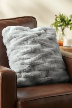 Discount Soft Surroundings La Parisienne Faux Fur Pillow