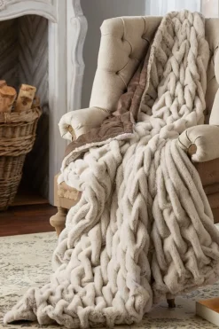 Clearance Soft Surroundings La Parisienne Faux Fur Throw