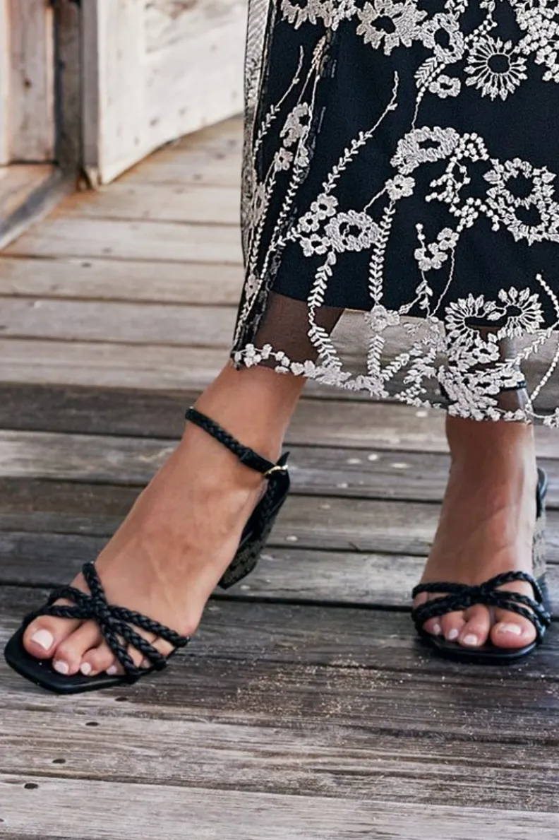 Discount Soft Surroundings Seychelles Cater To You Sandal Black