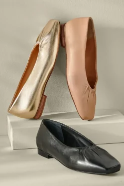 Hot Soft Surroundings Seychelles The Little Things Flats